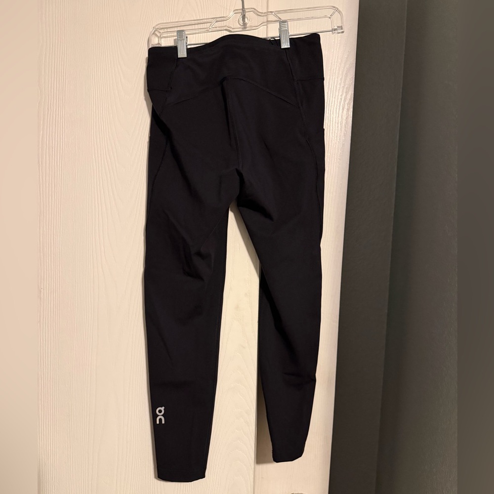 On Running Black Performance calf leggings - Picture 2 of 5